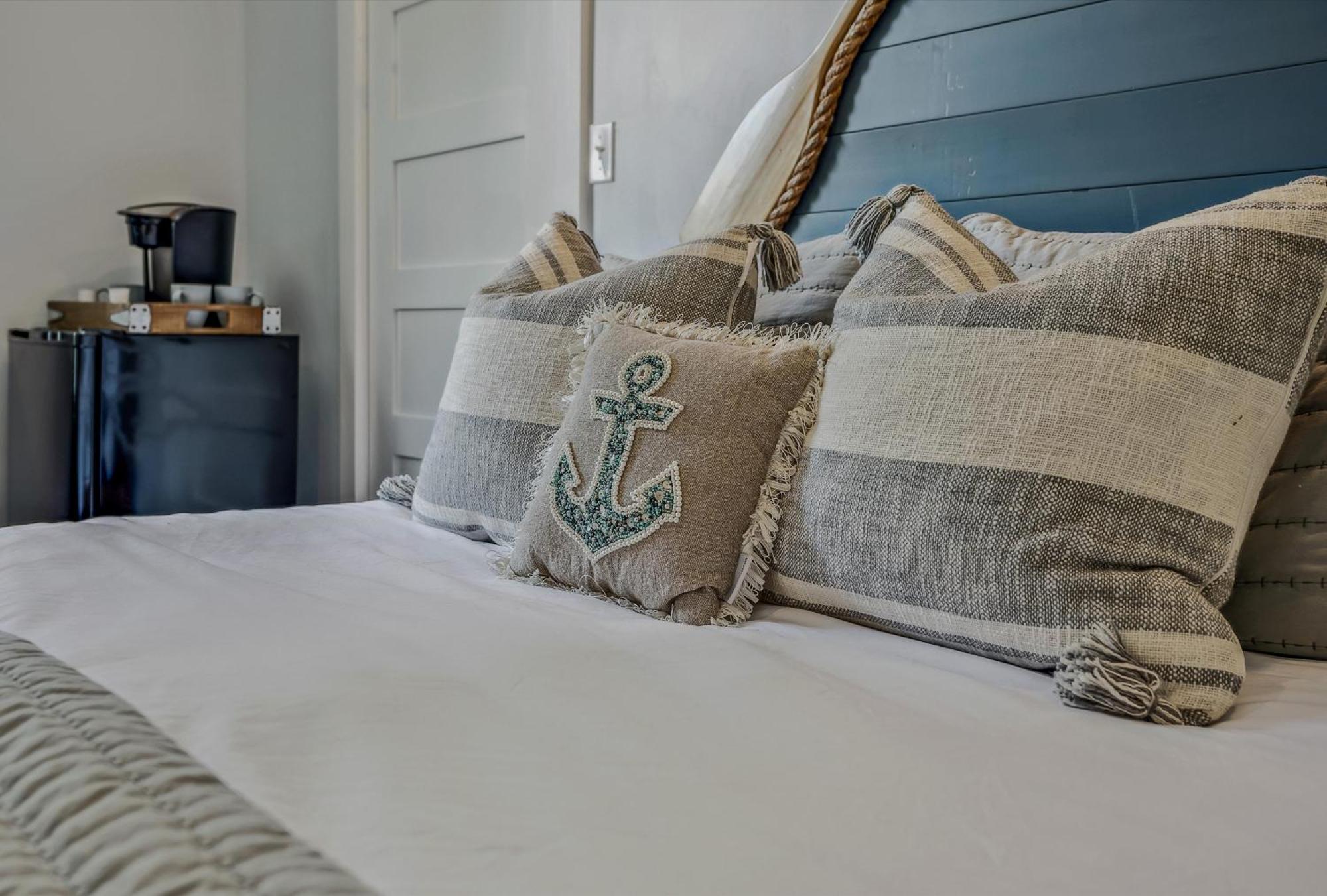 The Grand Castalian Inn Bed And Breakfast เบิร์กลีย์สปริงส์ ภายนอก รูปภาพ
