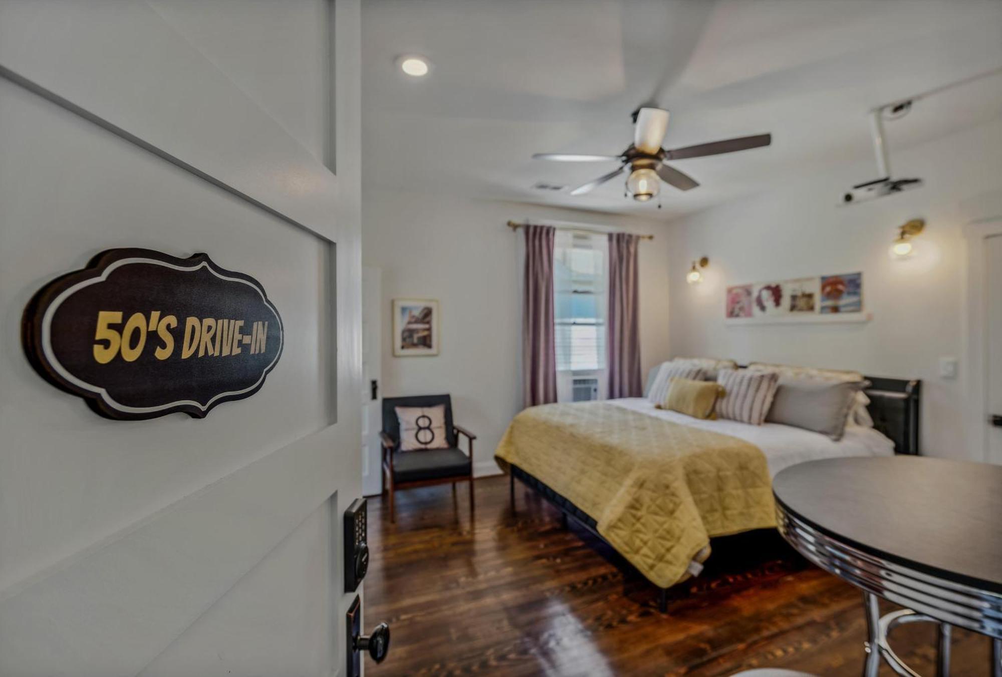 The Grand Castalian Inn Bed And Breakfast เบิร์กลีย์สปริงส์ ภายนอก รูปภาพ